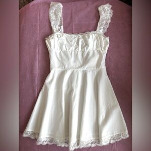Finesse lace up dress white